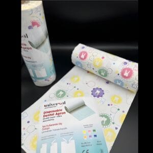 پیشبند ۲لایه نم گیر رولی ۵۰ عددی با طراحی نایلونی و کش نرم برای استفاده پزشکی.