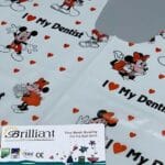 پیشبند اطفال طرحدار میکی موس برای استفاده بهداشتی در دندانپزشکی کودکان