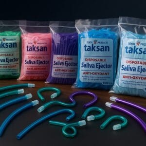 سرساکشن یکبار مصرف دندانپزشکی در رنگ‌های متنوع برای مکش بزاق و مایعات در درمان‌های دندانپزشکی.